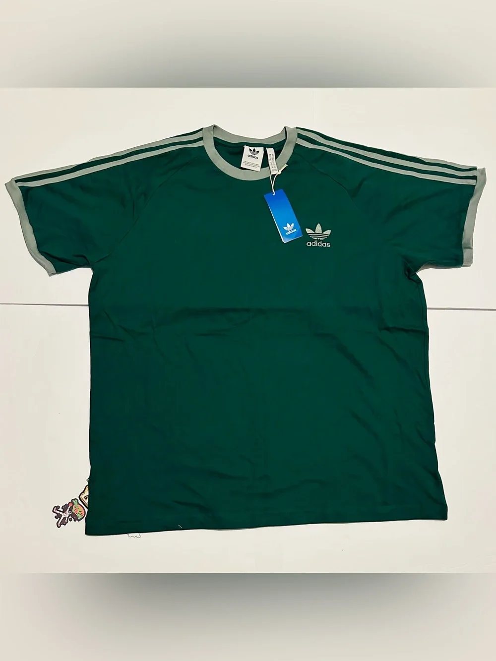 Adidas Men's Tee Shirt Size 2XL Green 3 Stripes JN7017 New with Tags